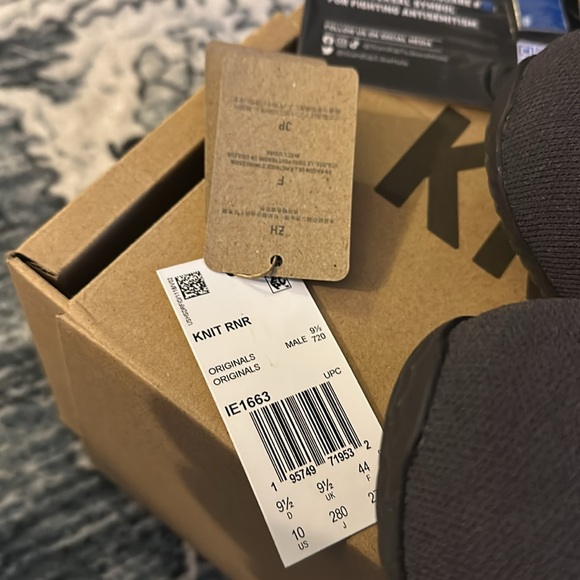 Yeezy Knit RNR size 10 in mint condition! ❌ Sold❌ - Picture 5 of 8